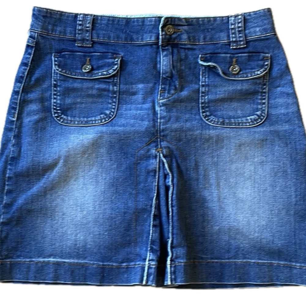 M&S Dark Indigo Denim Skirt with front covered pockets .Made in Egypt.